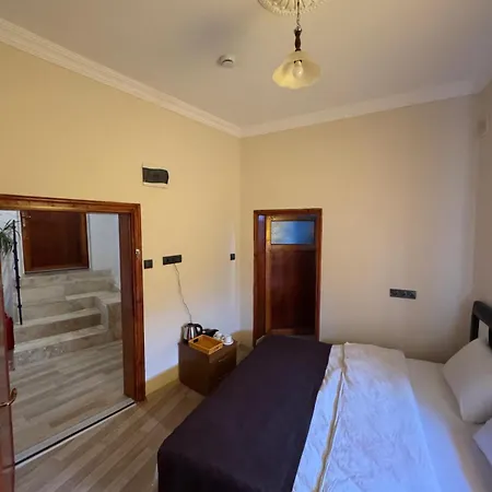 Colina Stone House Hotel *