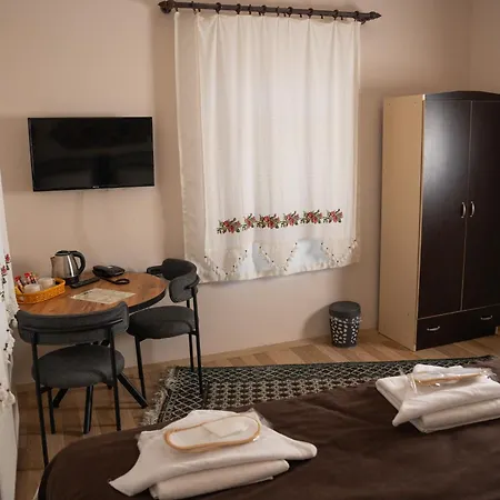Colina Stone House Hotell