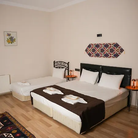 Colina Stone House *