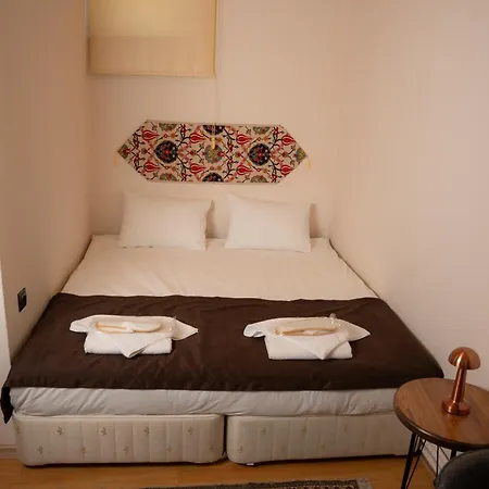 Colina Stone House 호텔 *