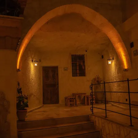 Colina Stone House