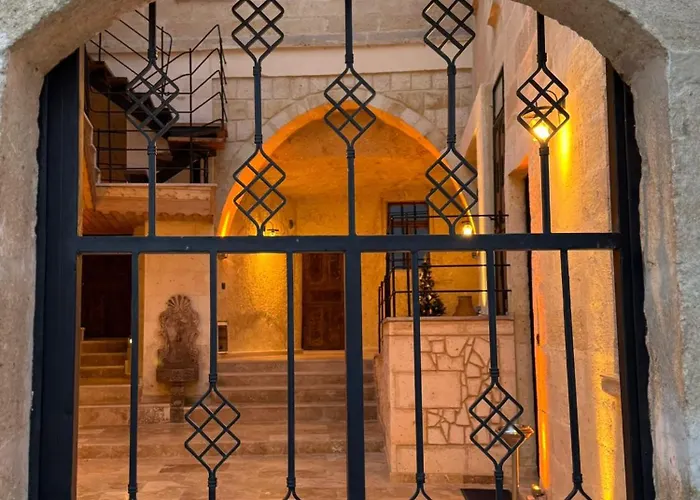 Colina Stone House *