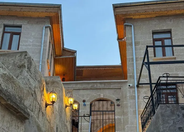 Colina Stone House *