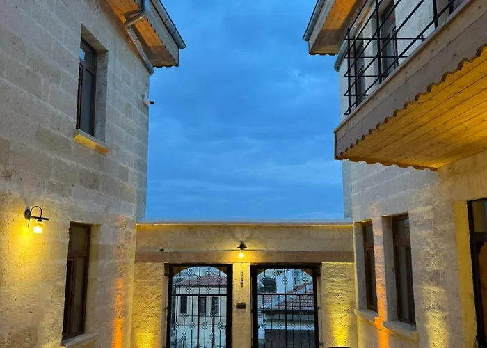 Colina Stone House *