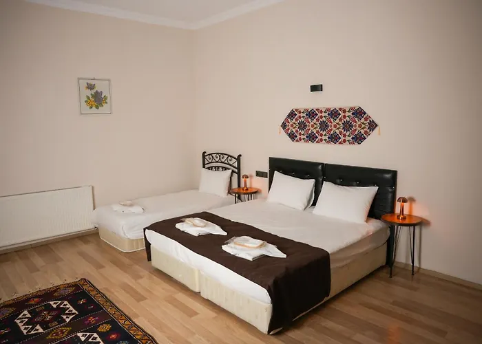 Colina Stone House *