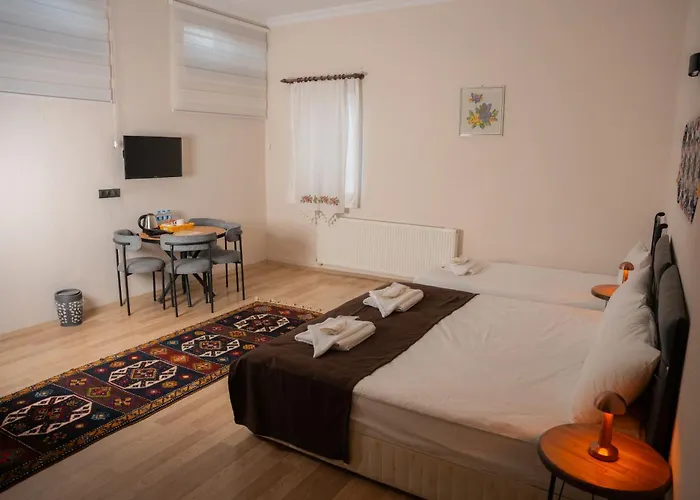 Colina Stone House *