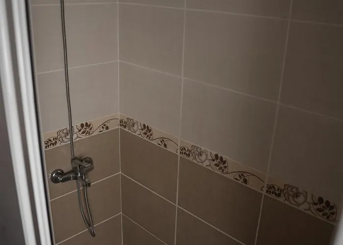 Colina Stone House Hotel *